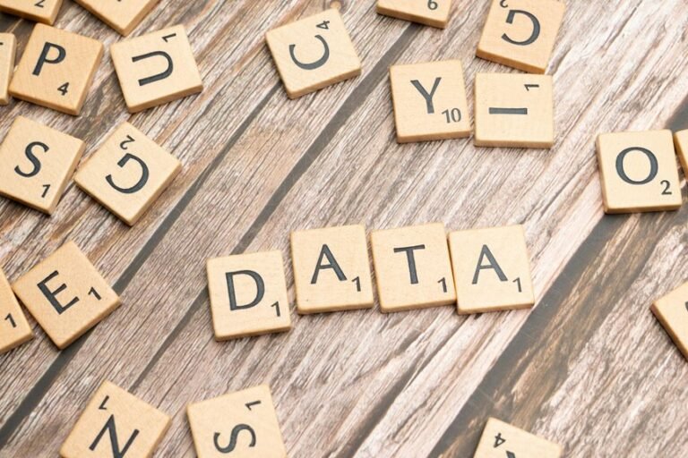 caller lookup data reveals contact discovery
